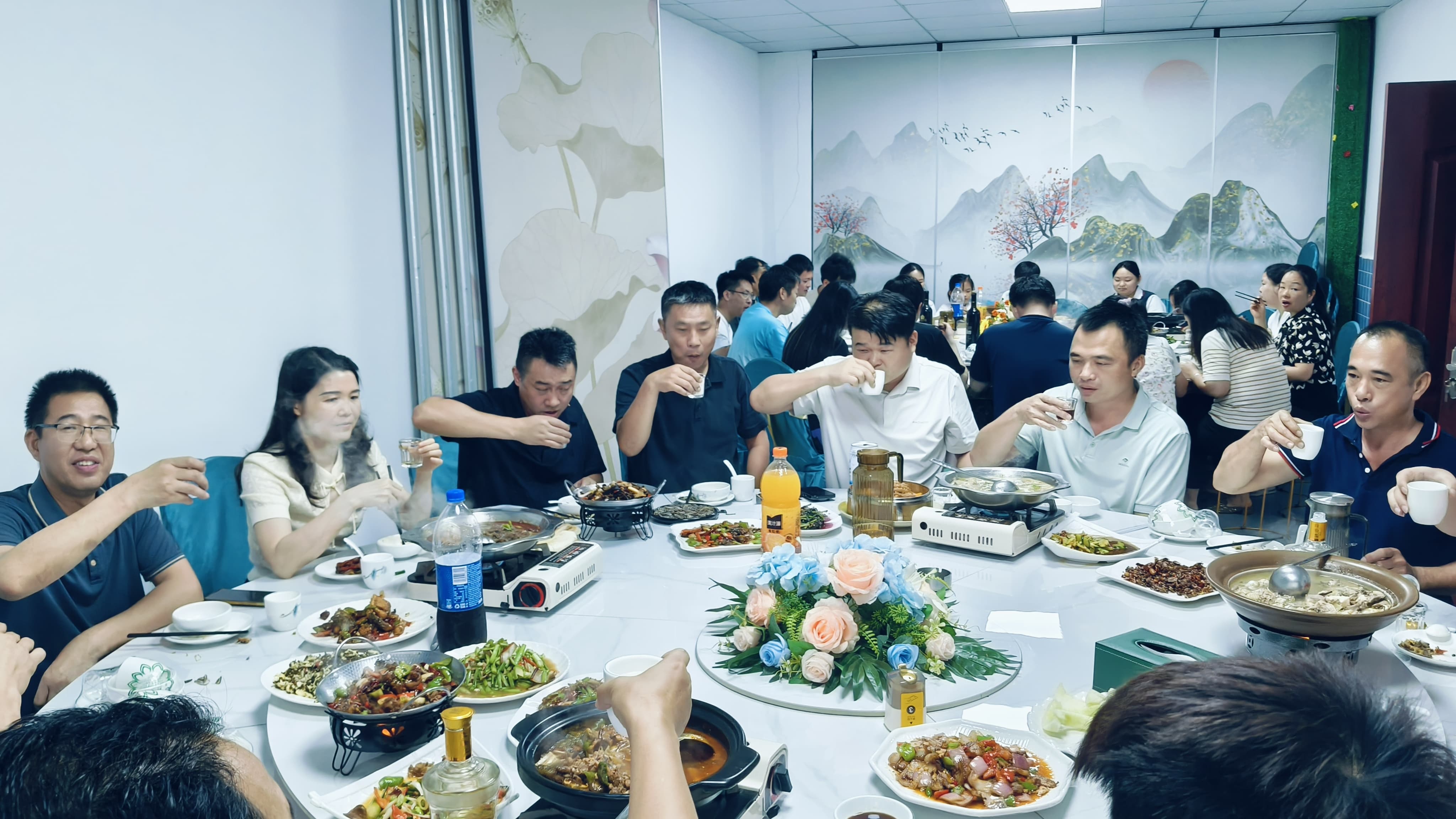 端午家宴凝团队，匠心筑造洁净工程｜卓为净化与伙伴共赴新途